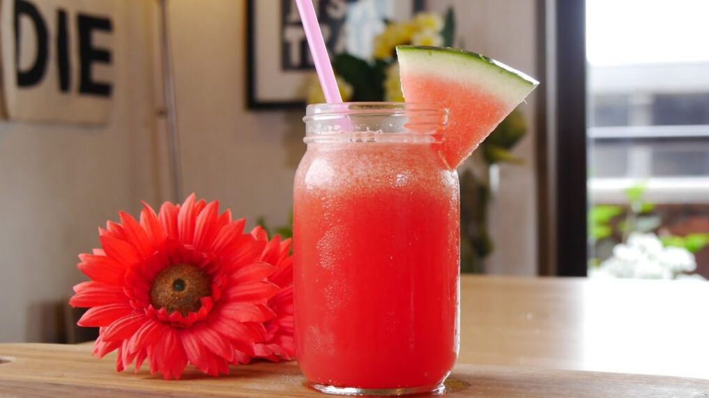 Watermelon lemonade quenches your thirst for watermelon while losing weight effectively