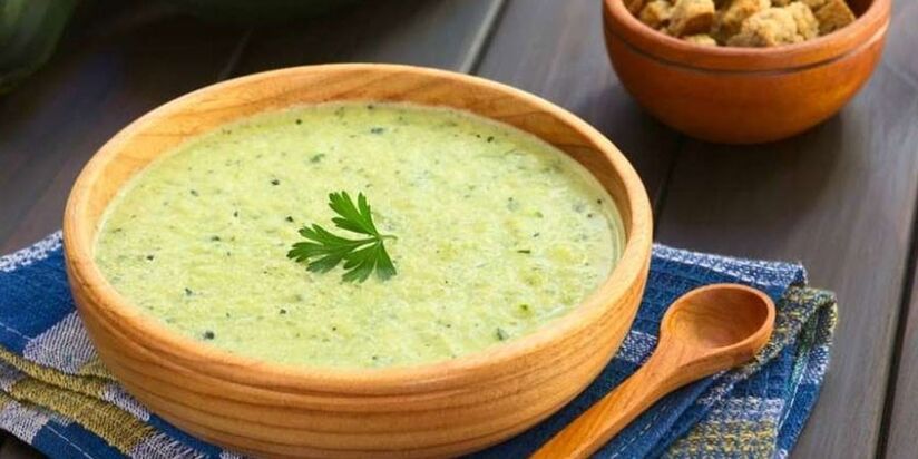 Cabbage and zucchini puree is a useful dish for a juicy stomach in the hypoallergenic diet menu. 